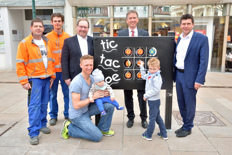 Stadt des Miteinanders: Neue Spielgeräte für Familien in der Innenstadt 