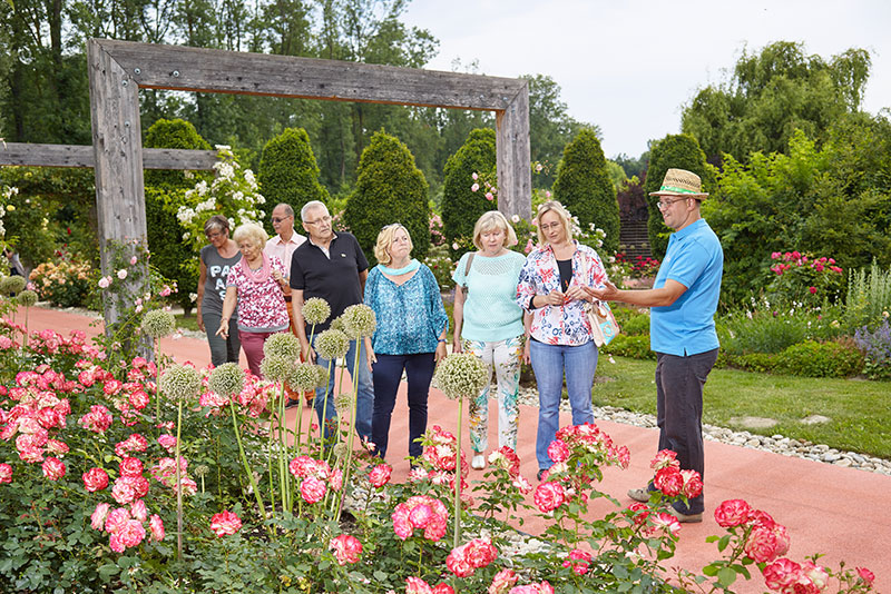 Gruppe bei einer Führung auf der Garten Tulln