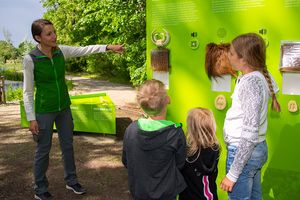 (c) www.kurt-kracher.at Führung auf der Schlossinsel im Nationalpark Donau-Auen