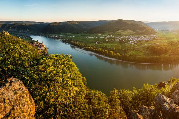 Die Wachau mit Blick auf Dürnstein – ein beliebtes Ausflugsziel in Niederösterreich