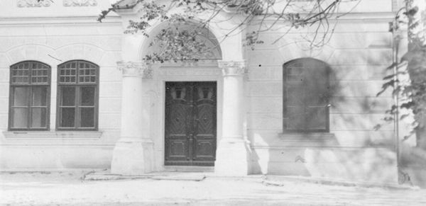 Entrance to the treatment rooms