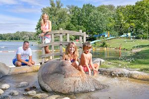 (c) Stadtgemeinde Tulln, Robert Herbst Familie bei Spiel & Spaß im Tullner Aubad
