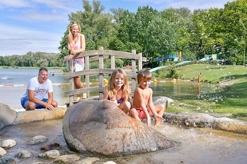 Familie bei Spiel & Spaß im Tullner Aubad