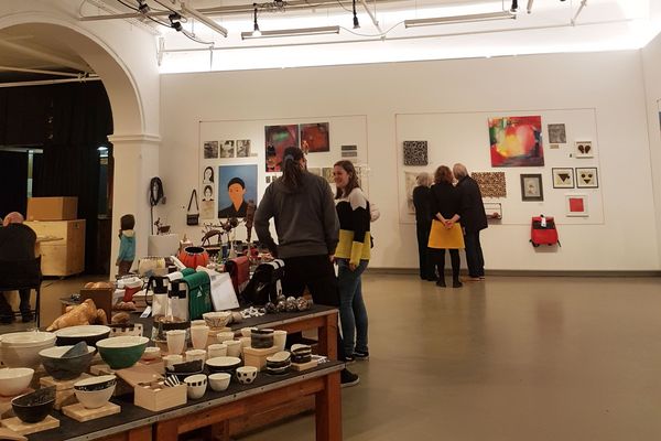 ARTvent Kunstmarkt in der Kunstwerkstatt Tulln