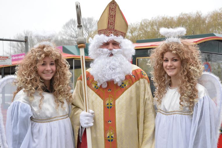 Buntes Advent-Kinderprogramm mit Nikolo und Christkind