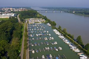 Flugansicht vom Yachthafen Tulln