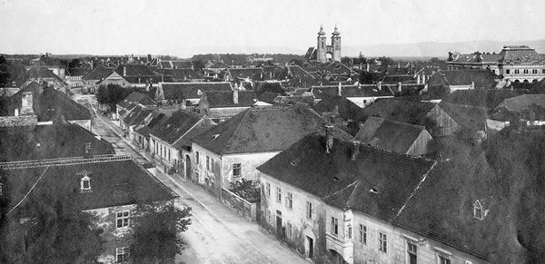 Blick vom Turm der Minoritenkirche auf die Albrechtsgasse – 1900