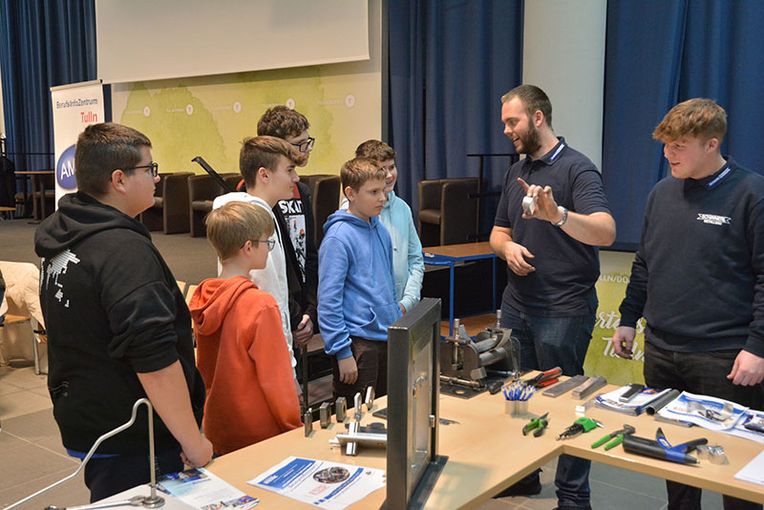 Tullner Lehrstellenbörse: Donnerstag, 19. Oktober im Rathaus Tulln – und online!