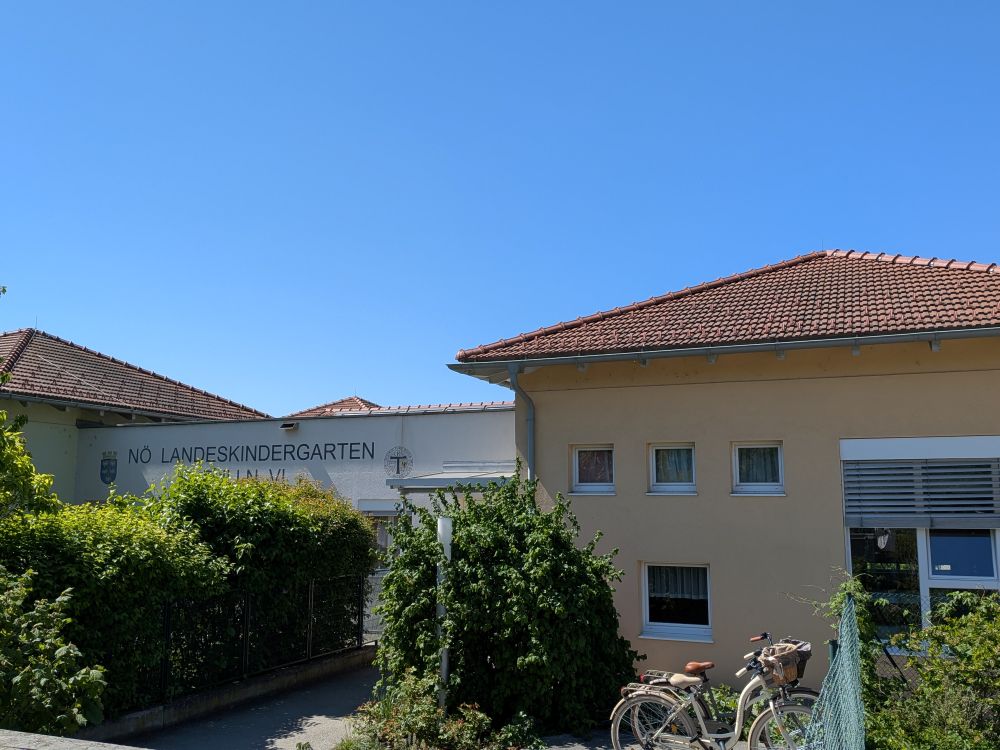 Haupteingang des Landeskindergarten VI in Tulln