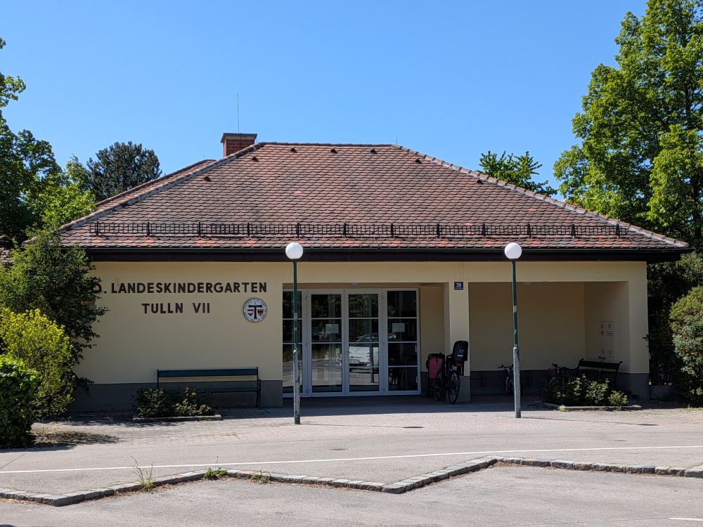 Haupteingang des Landeskindergarten VII in Tulln