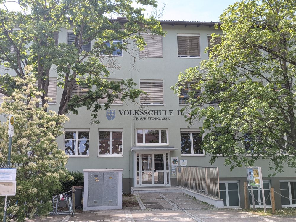 Haupteingang der Volksschule 2 in Tulln
